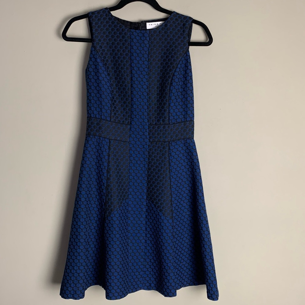 Trina Turk Rena Black Navy Blue Geometrical Dress Size 2
